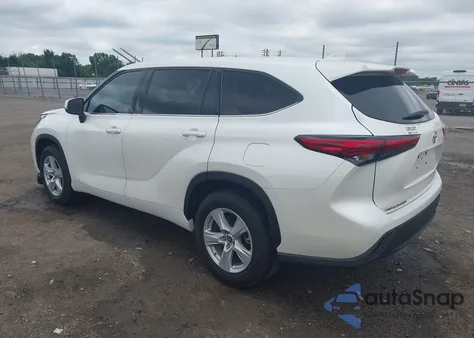 2021 Toyota Highlander L z USA, uszkodzony, nr VIN 5TDCZRAH5MS053260
